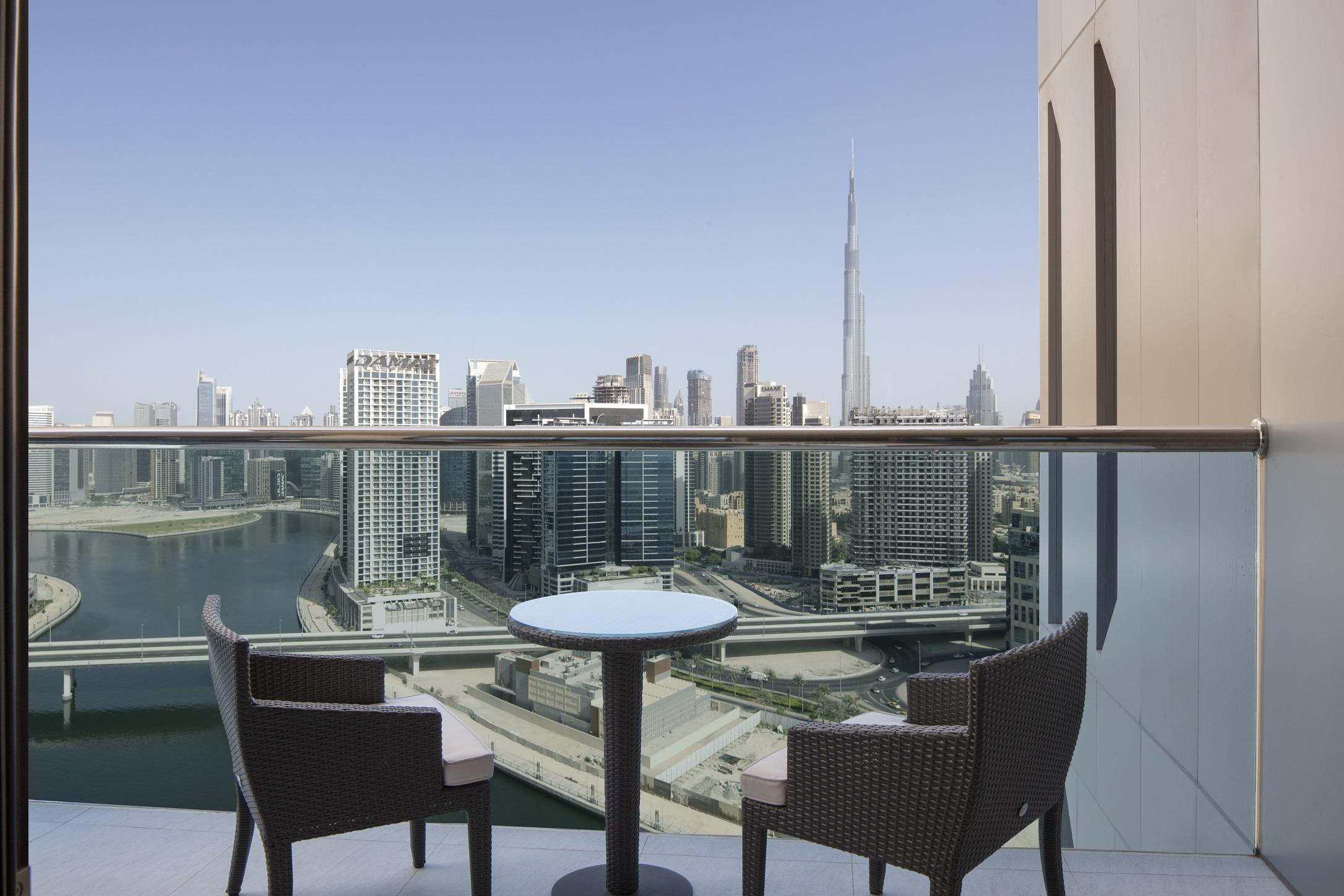 Hyde Hotel Dubaj Exteriér fotografie View from the balcony of a typical apartment