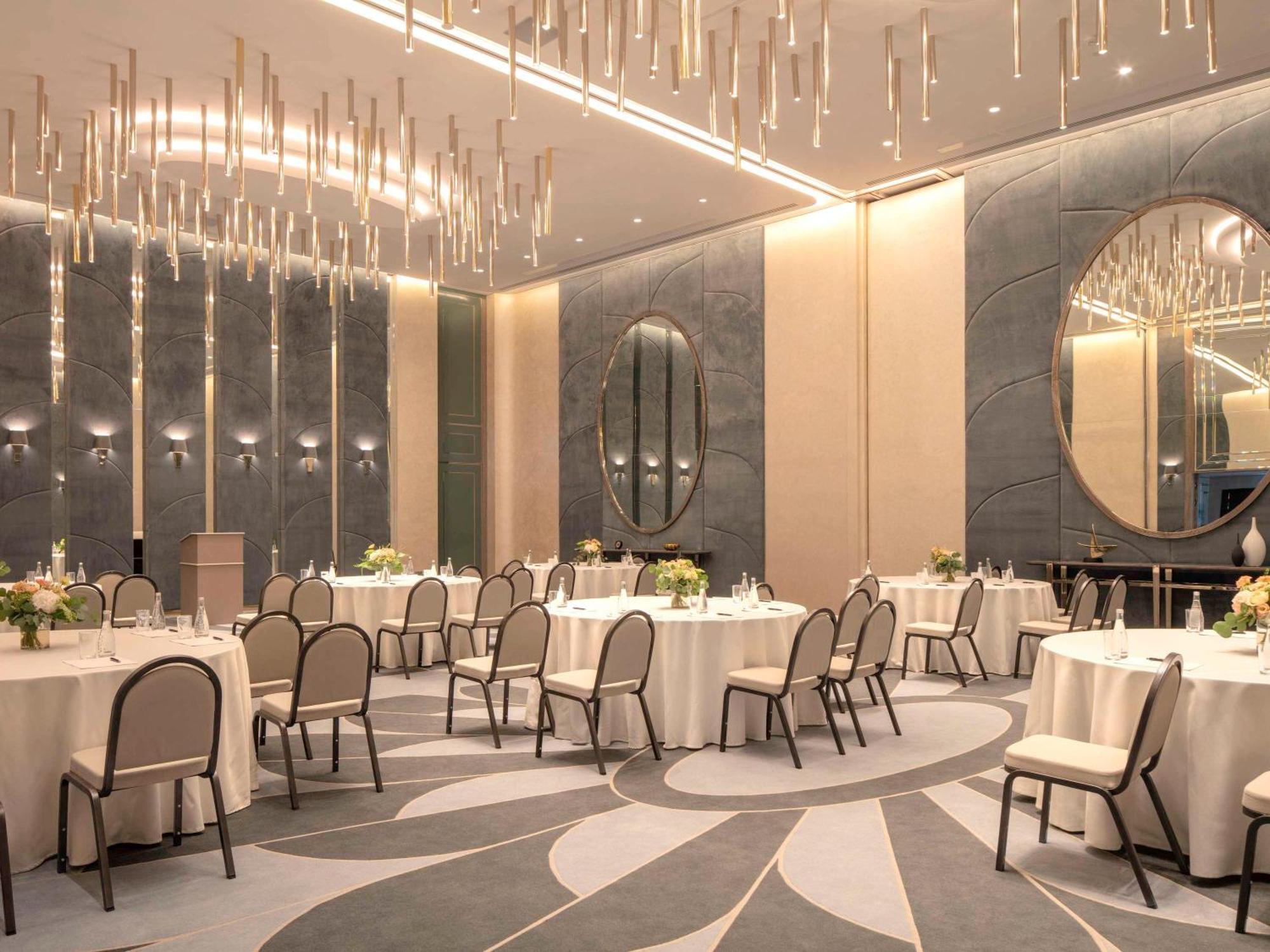 Hyde Hotel Dubaj Exteriér fotografie The ballroom