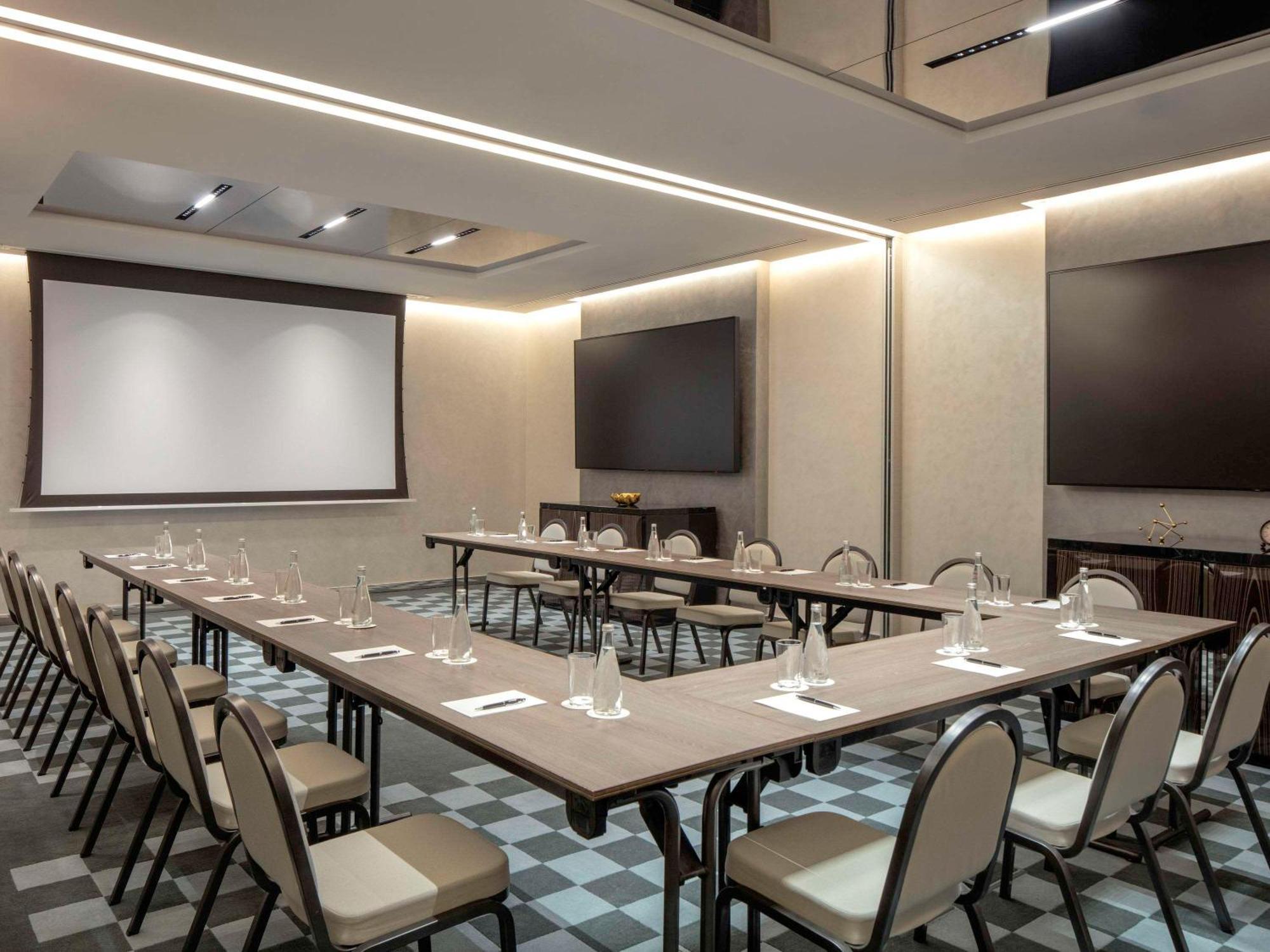 Hyde Hotel Dubaj Exteriér fotografie Meeting room