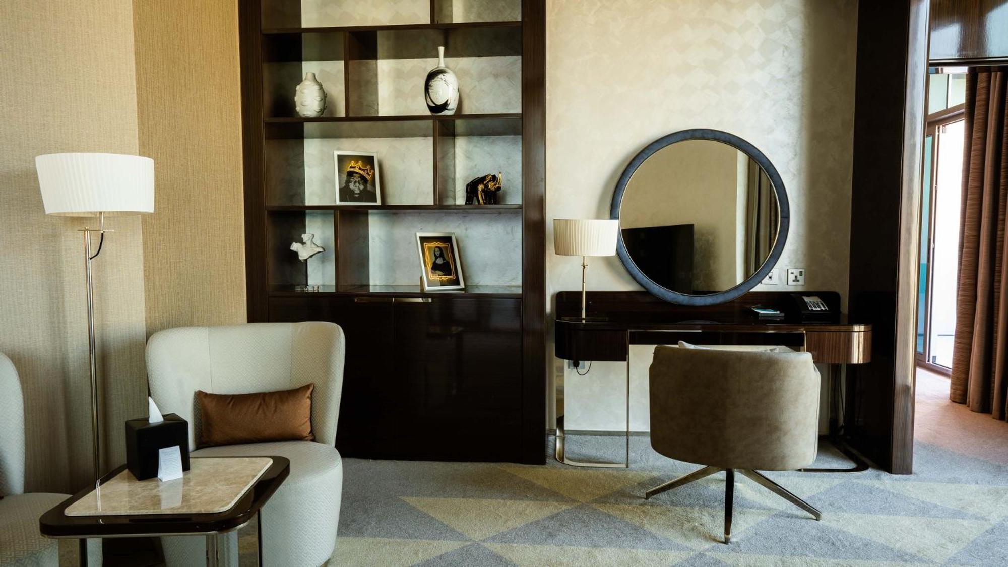 Hyde Hotel Dubaj Pokoj fotografie A room at the Ritz-Carlton, DIFC